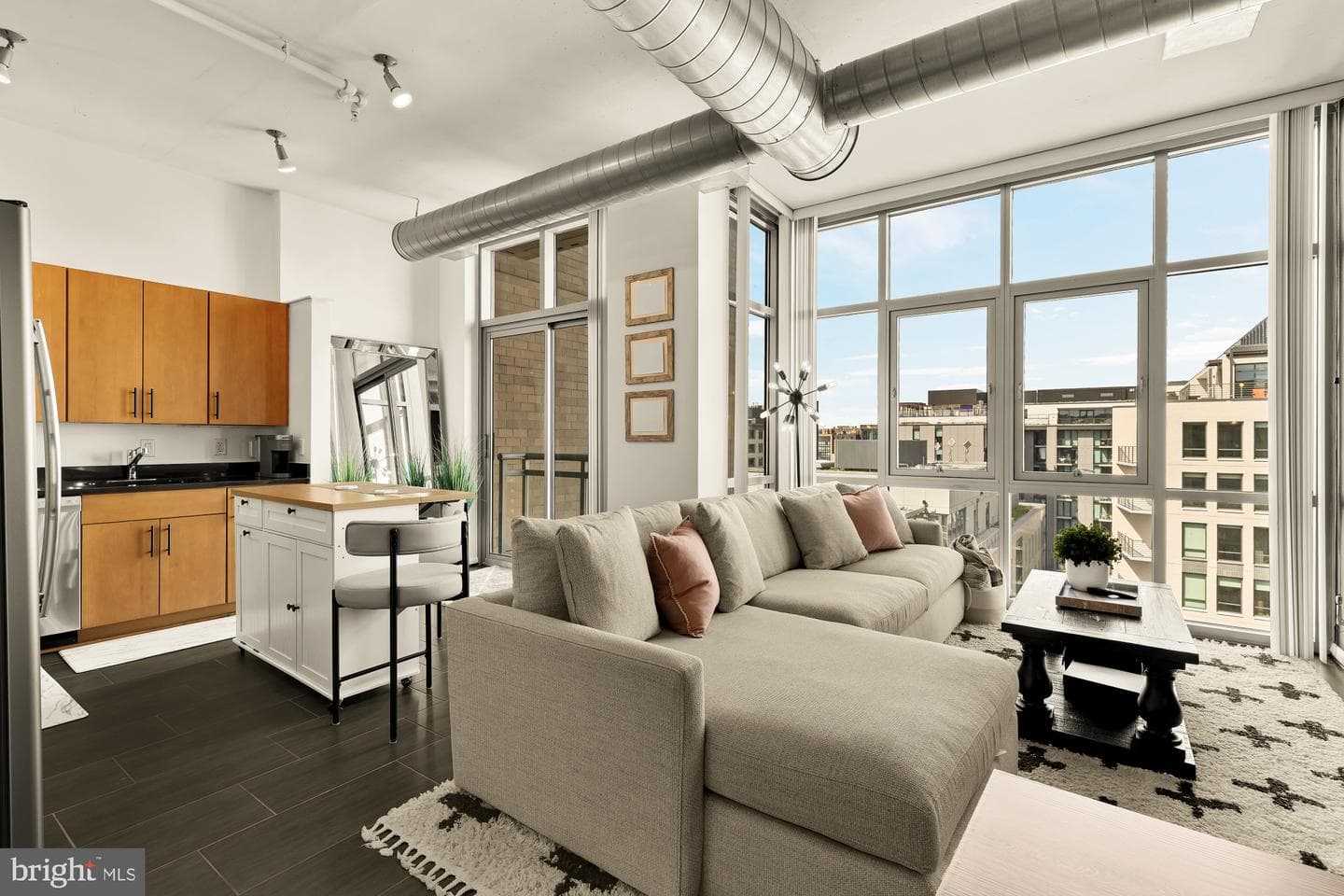 811 4th Street NW #1214, Washington