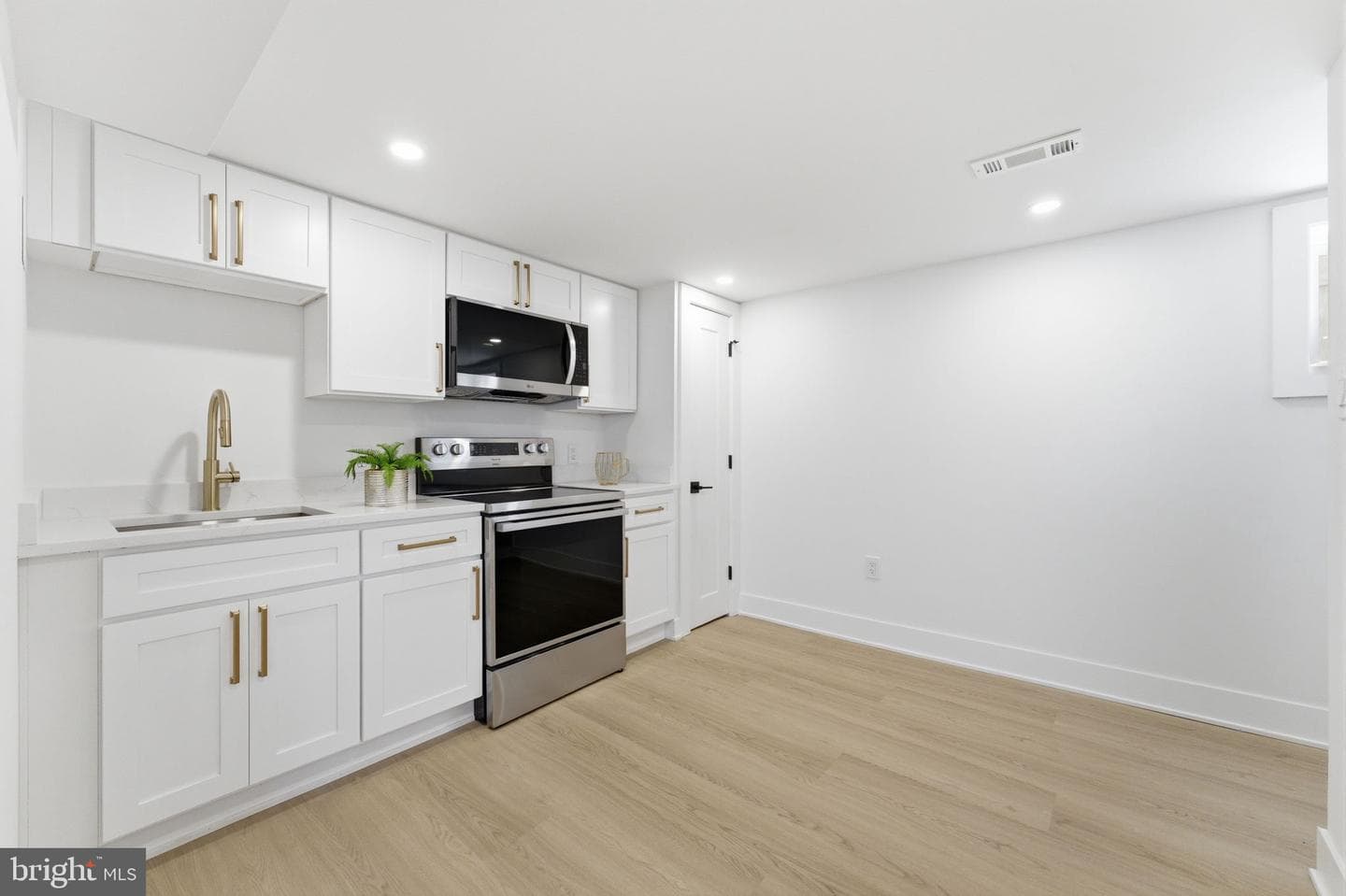 4306 22nd Street NE photo 44