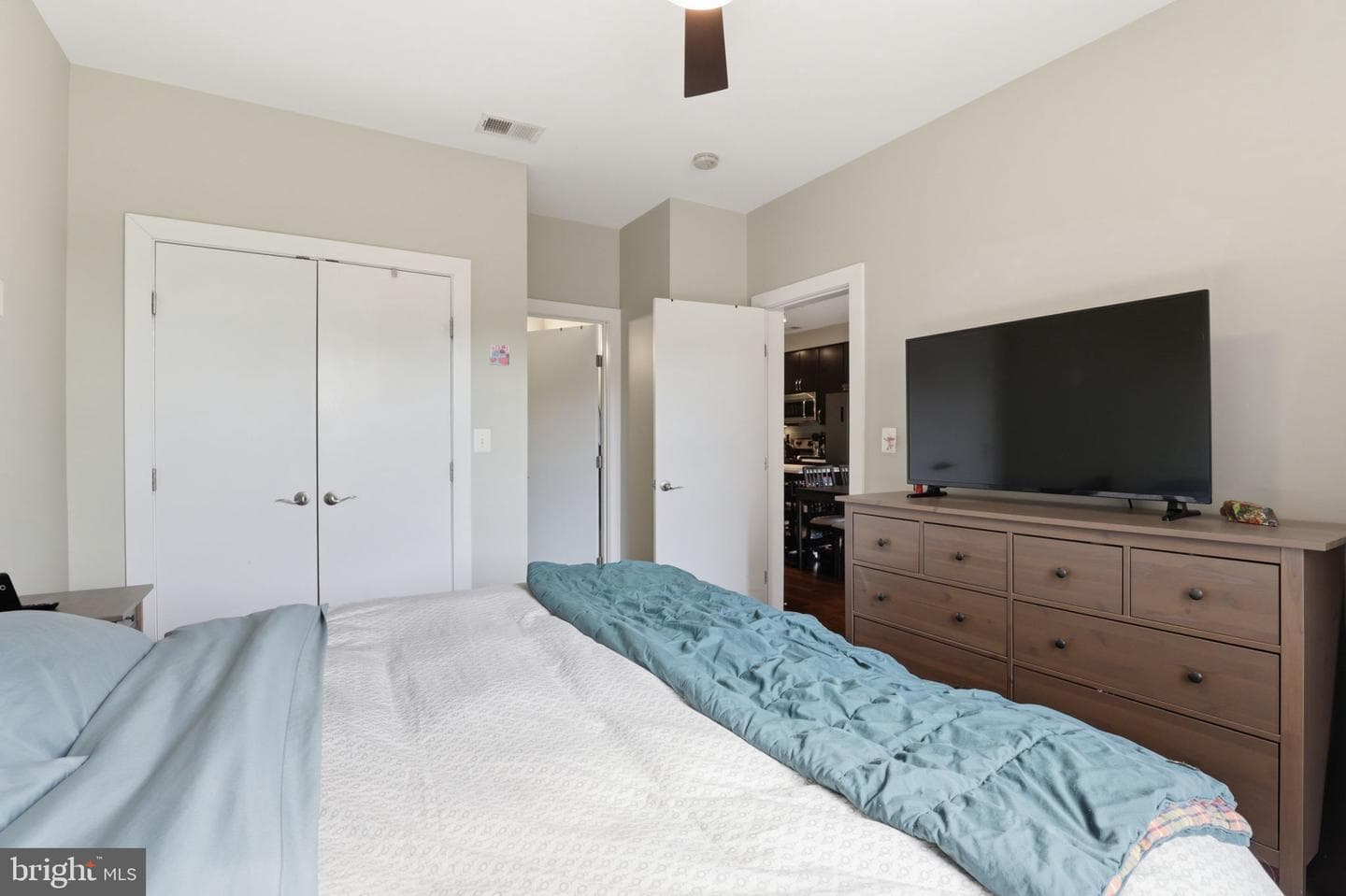 245 15th Street SE #301 photo 12