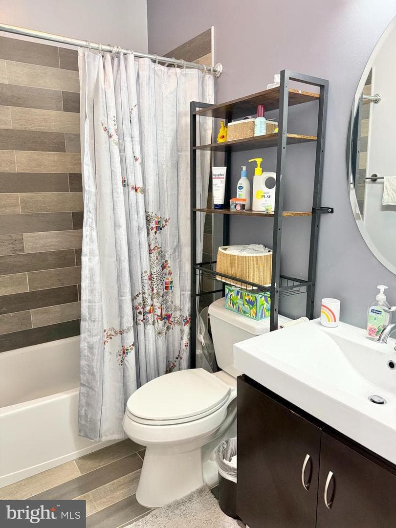 245 15th Street SE #301 photo 18