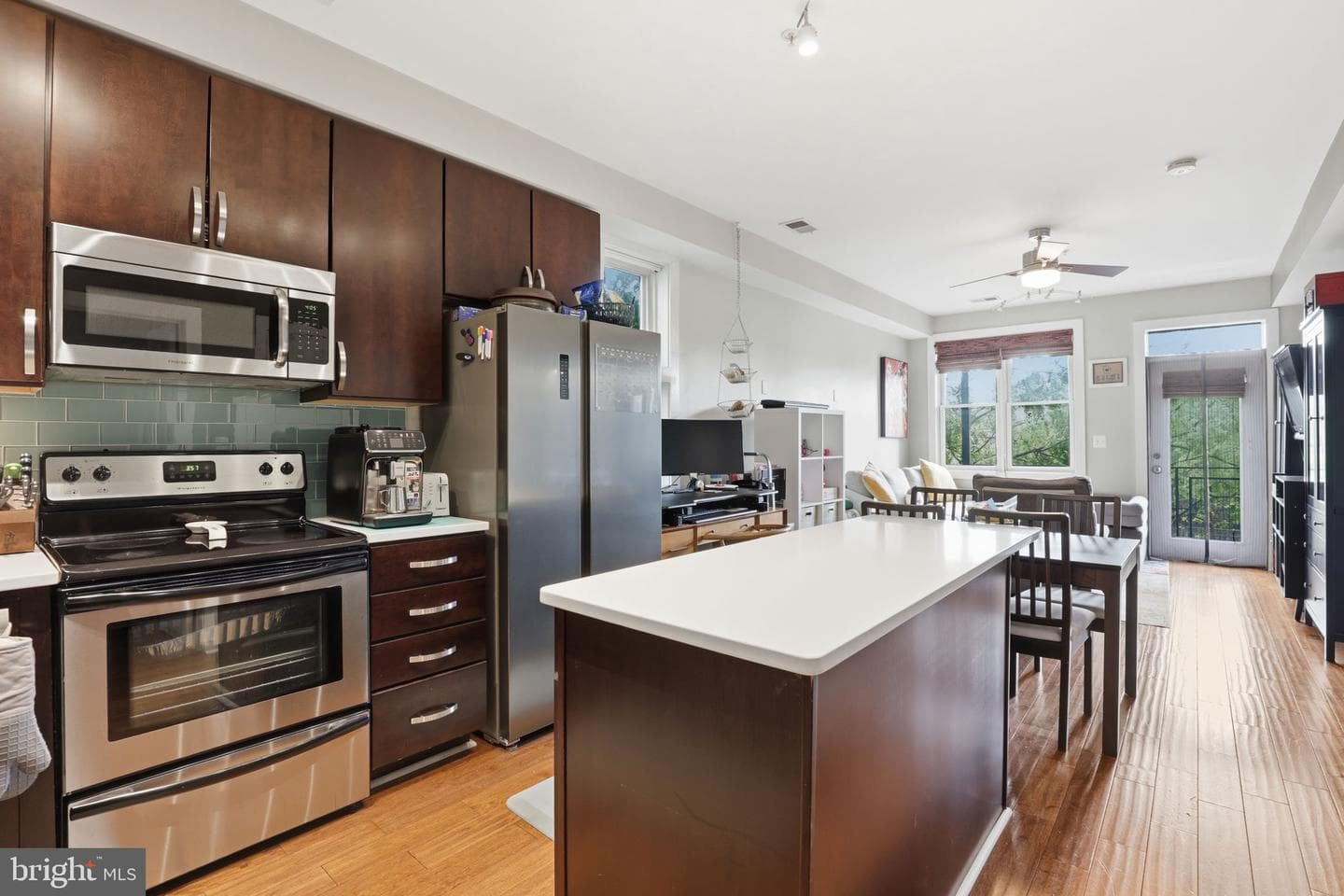 245 15th Street SE #301, Washington