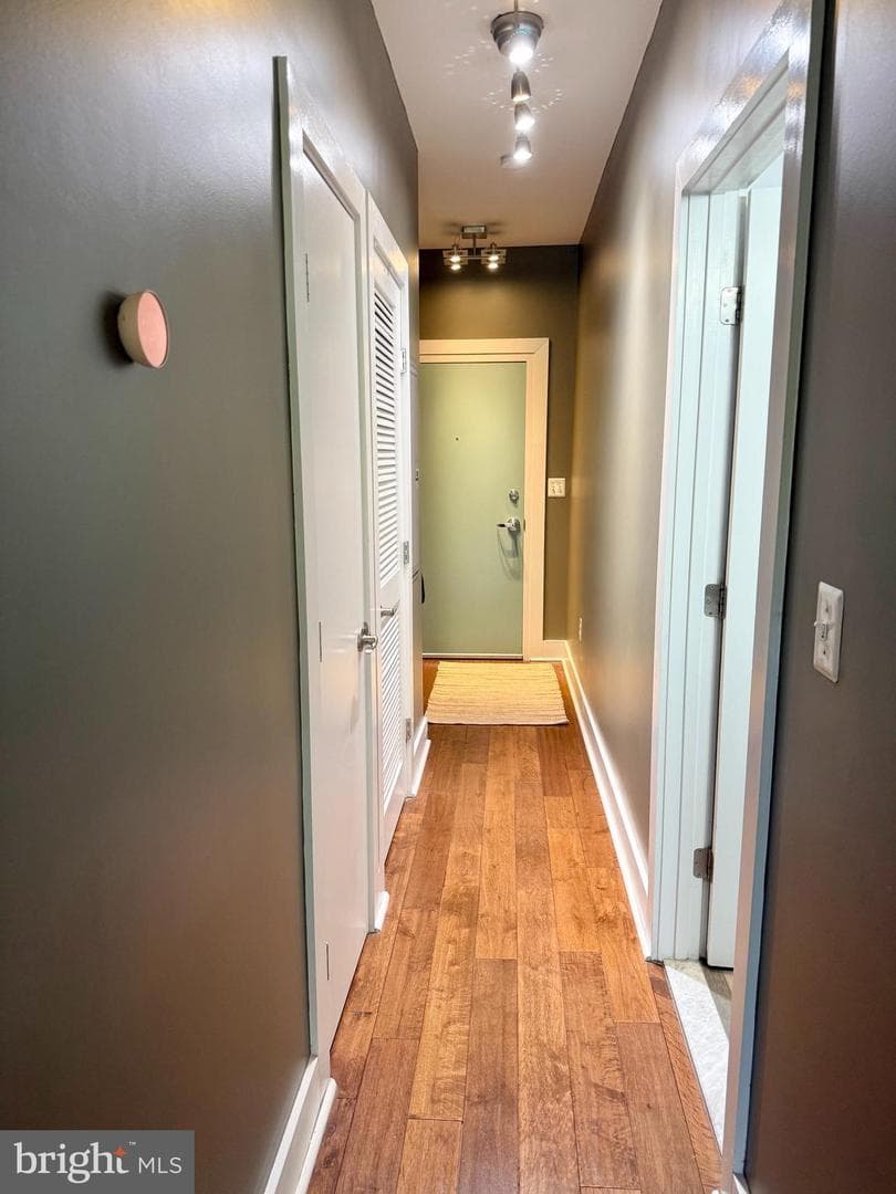 245 15th Street SE #301 photo 21