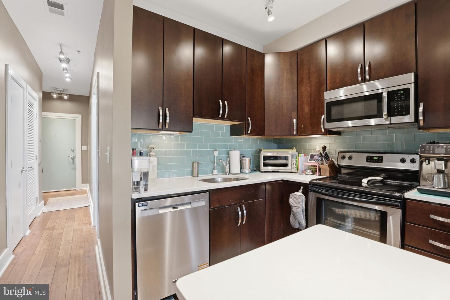 245 15th Street SE #301 photo 4