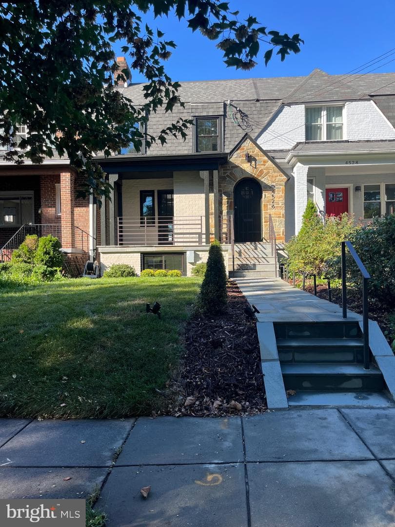 4526 NE South Dakota Avenue NE, Washington