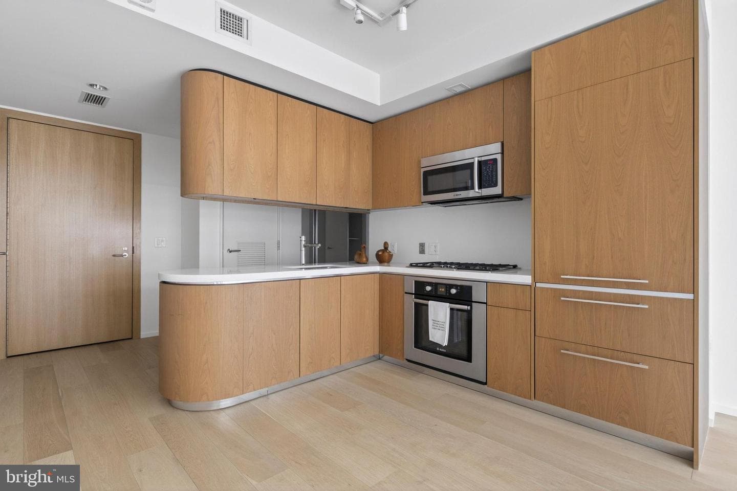925 H Street NW #606 photo 29