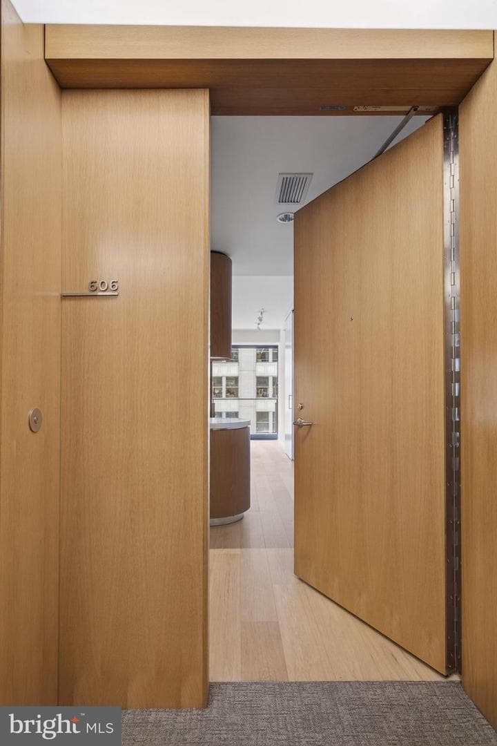 925 H Street NW #606 photo 5