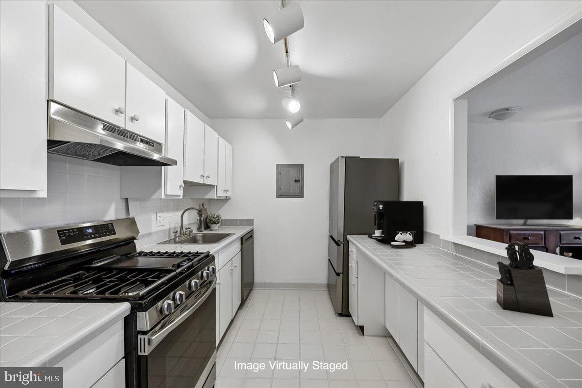 1280 21st Street NW #406 photo 5