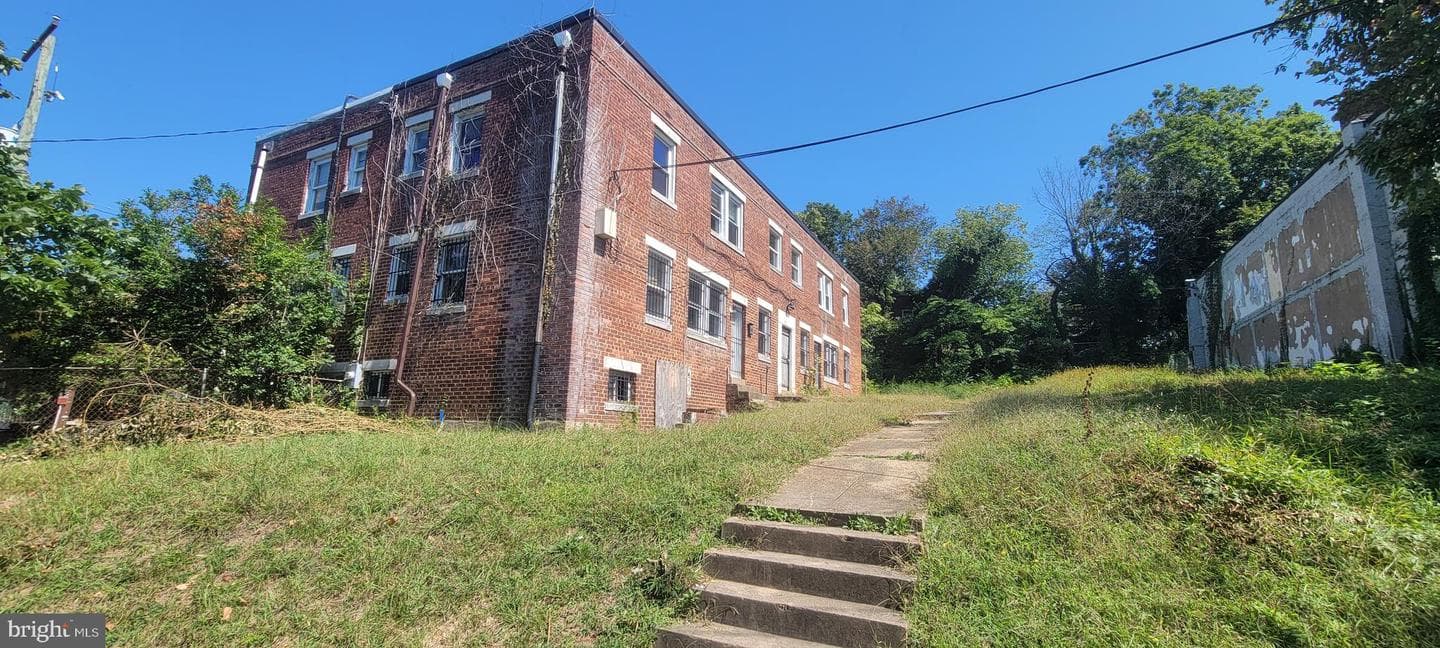 4962-4966 Benning Road SE photo 3