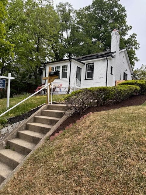2016 32nd Street SE, Washington