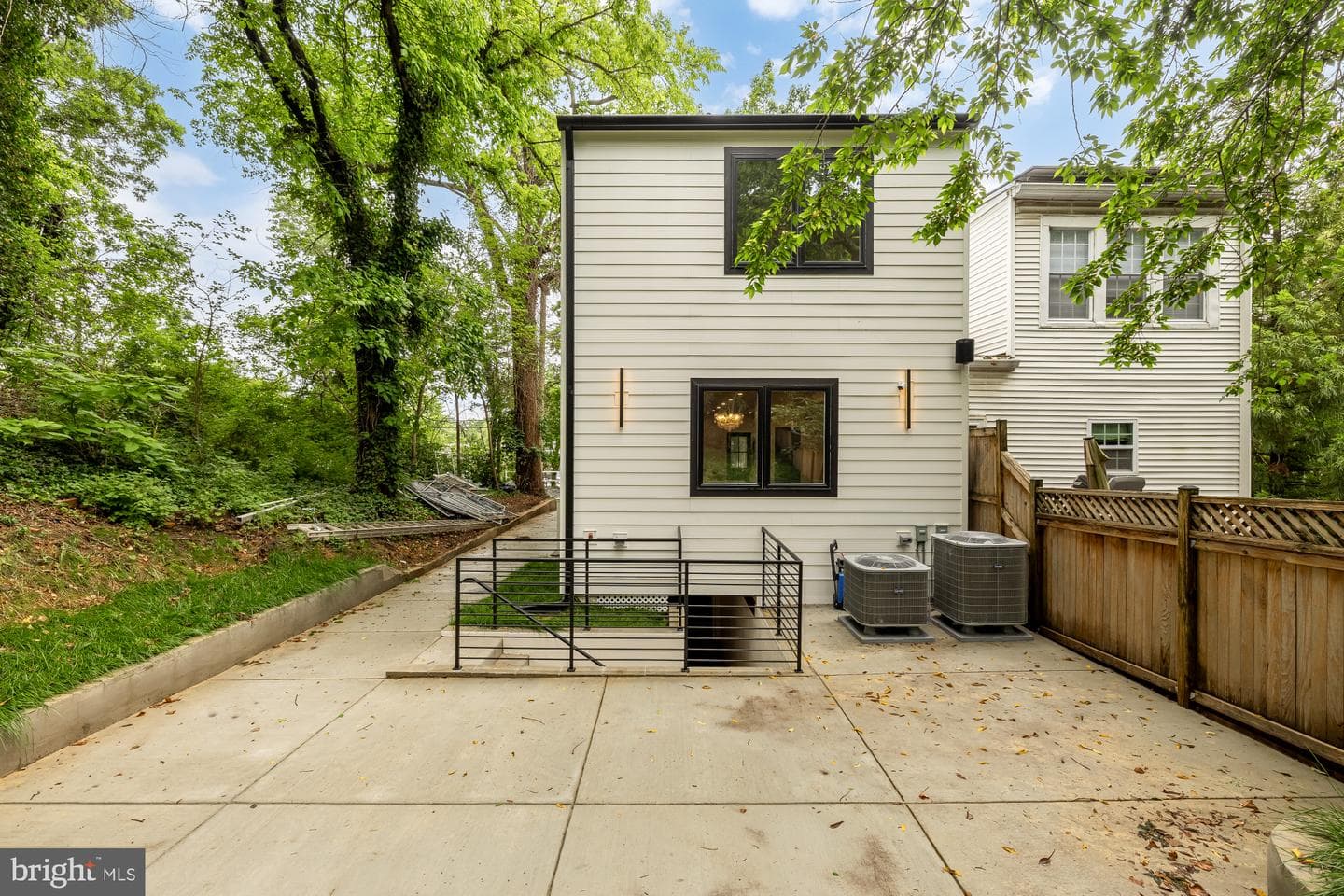 1430 Brentwood Road NE photo 46