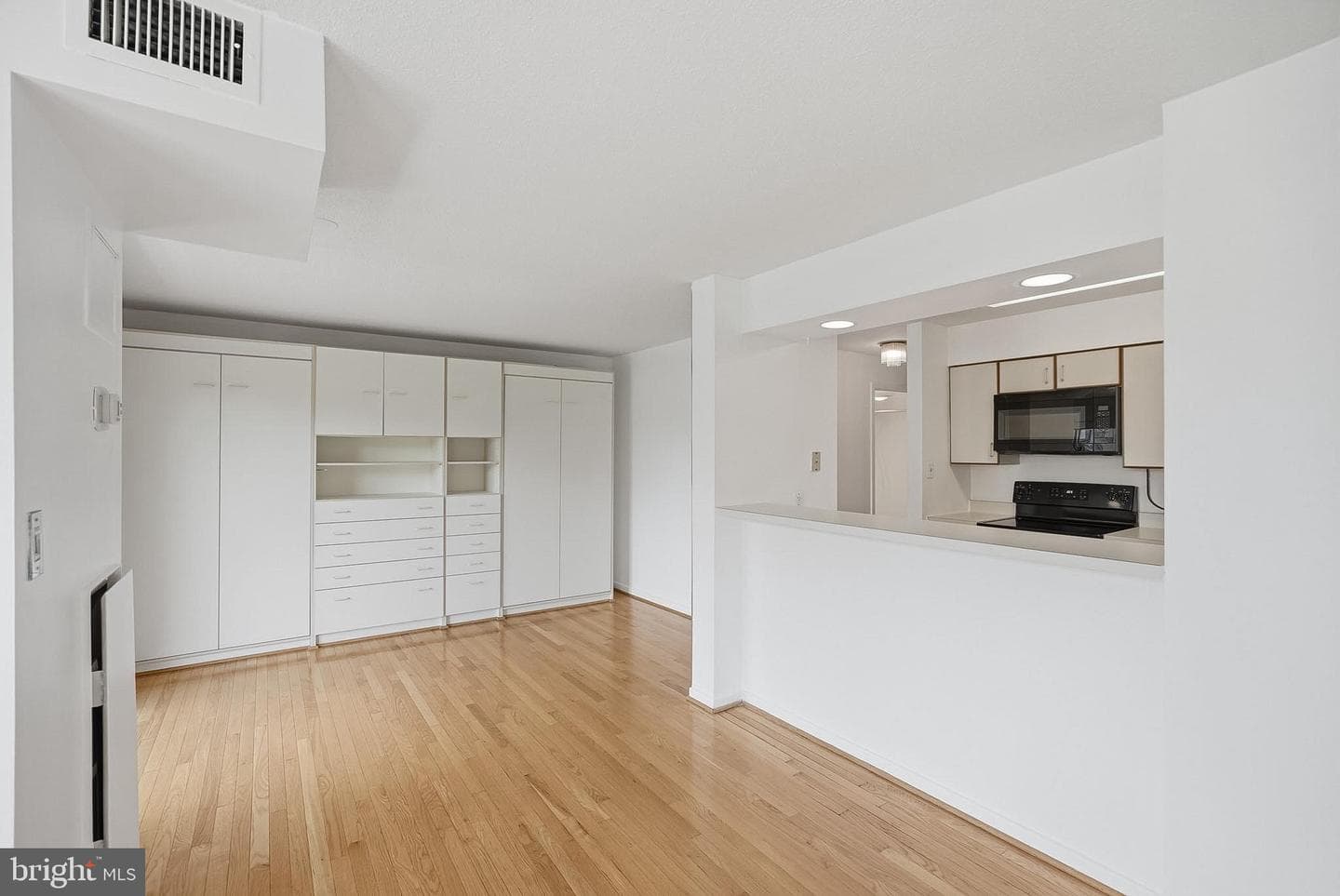 2111 Wisconsin Avenue NW #524 photo 6