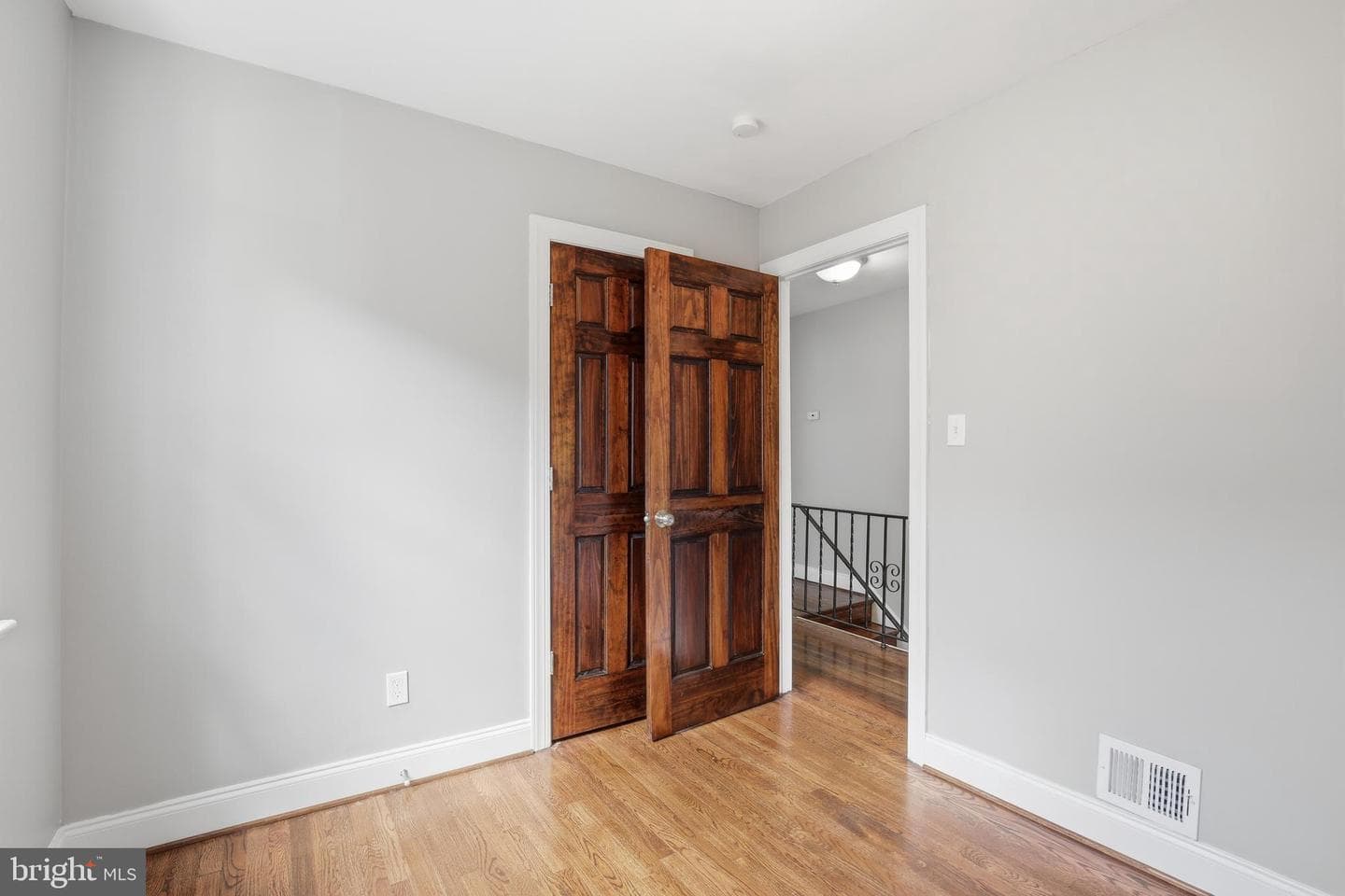 624 Jefferson Street NE photo 33