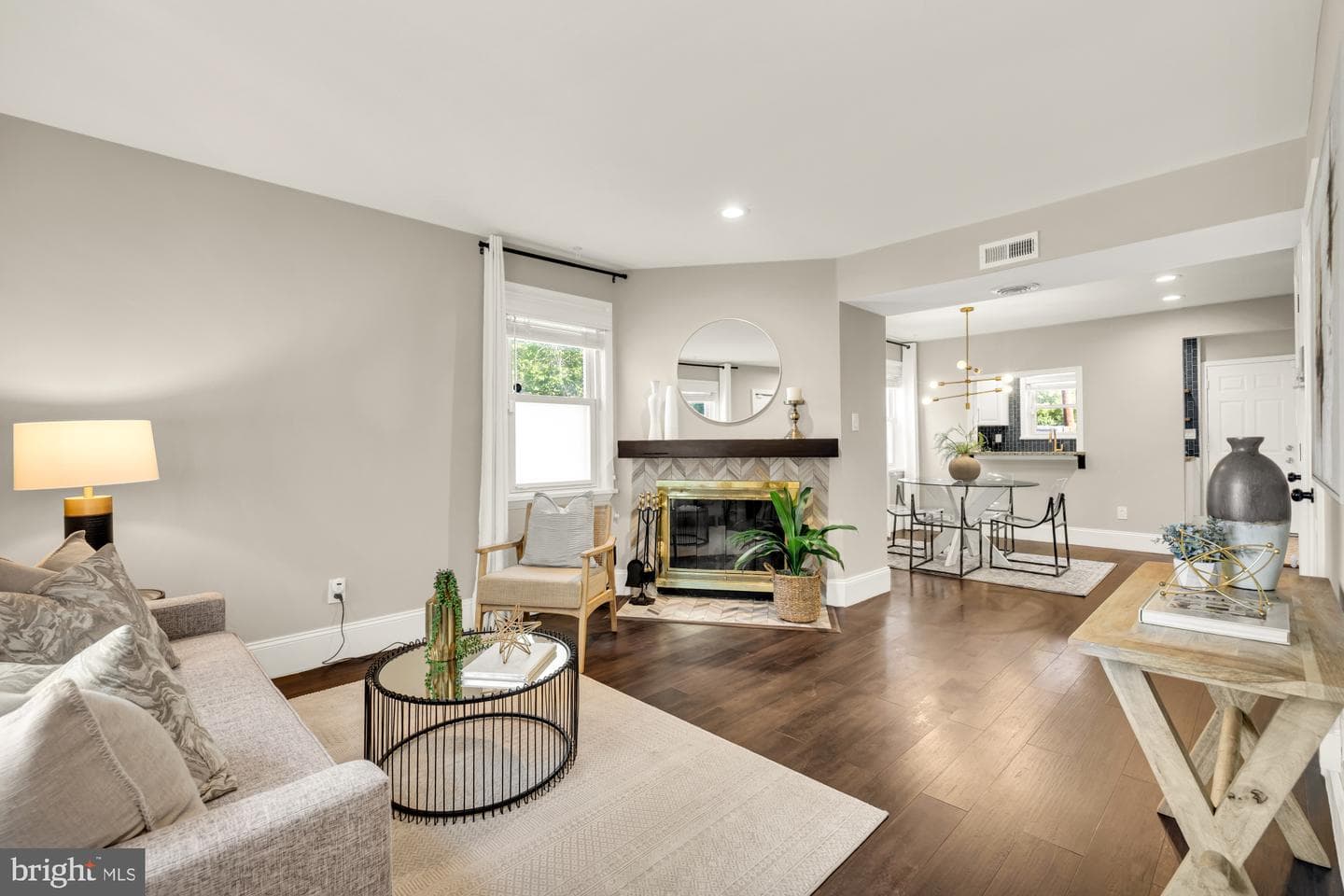 410 Franklin Street NE photo 6