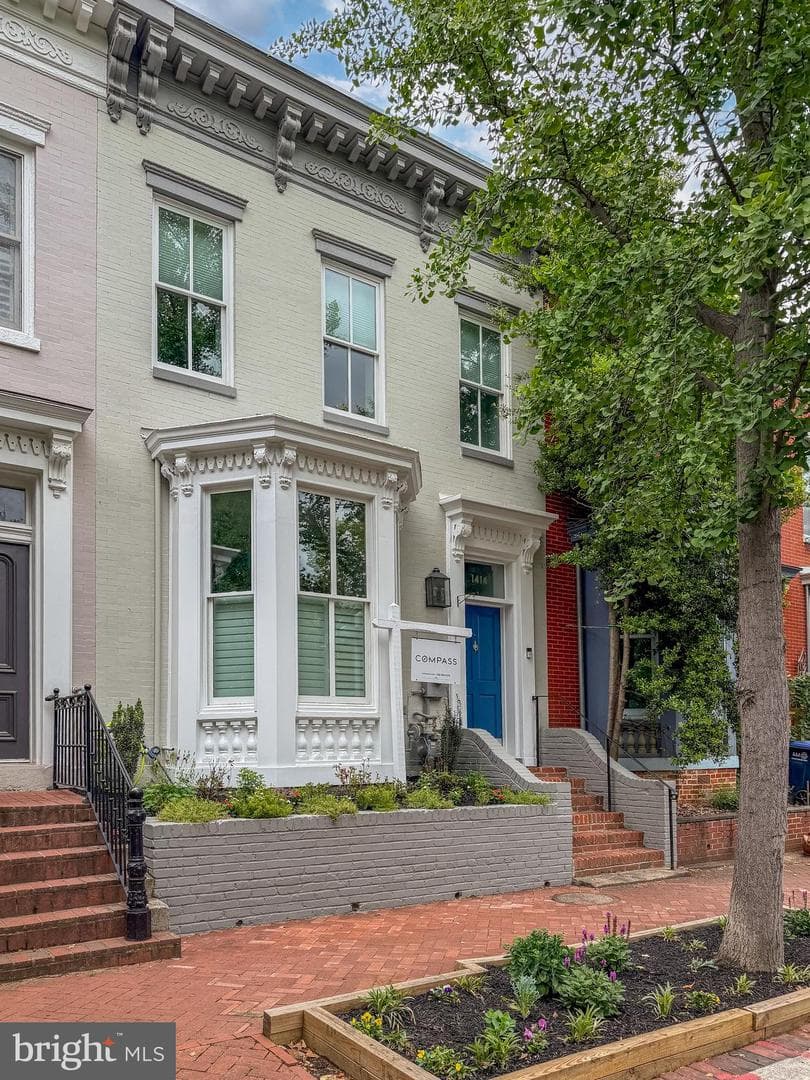 1414 Columbia Street NW photo 2