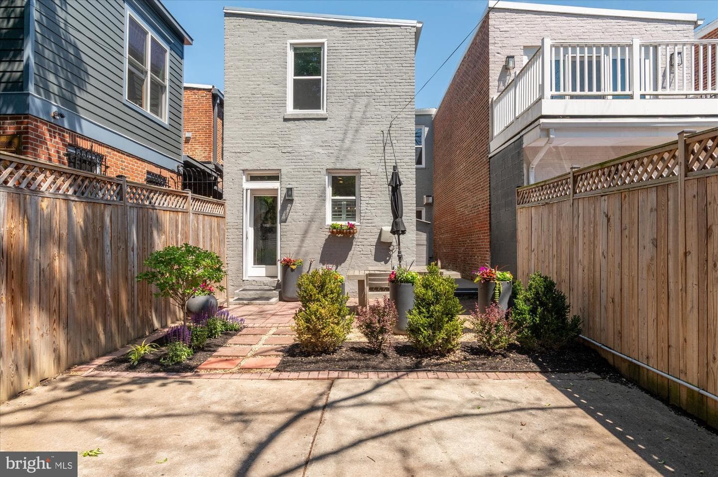 1414 Columbia Street NW photo 35