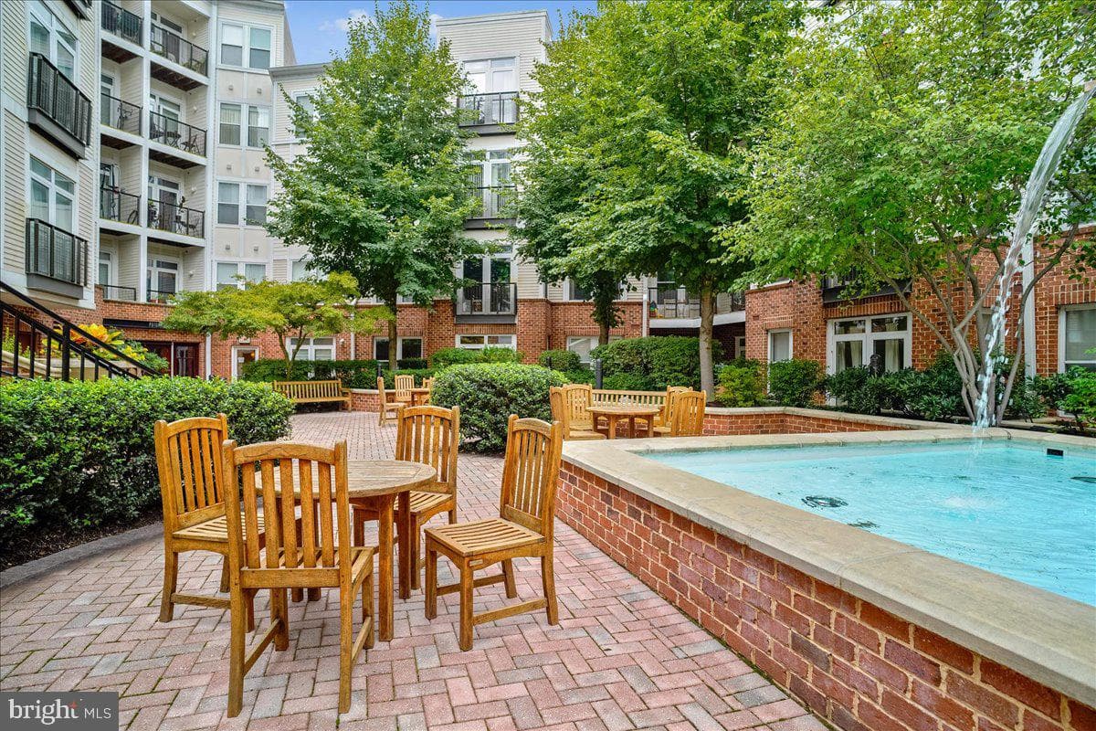1391 Pennsylvania Avenue SE #309 photo 22