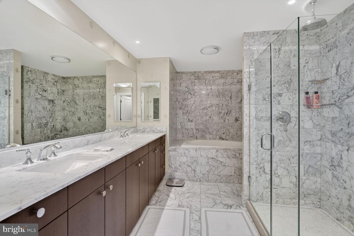 2425 L Street NW #939 photo 30