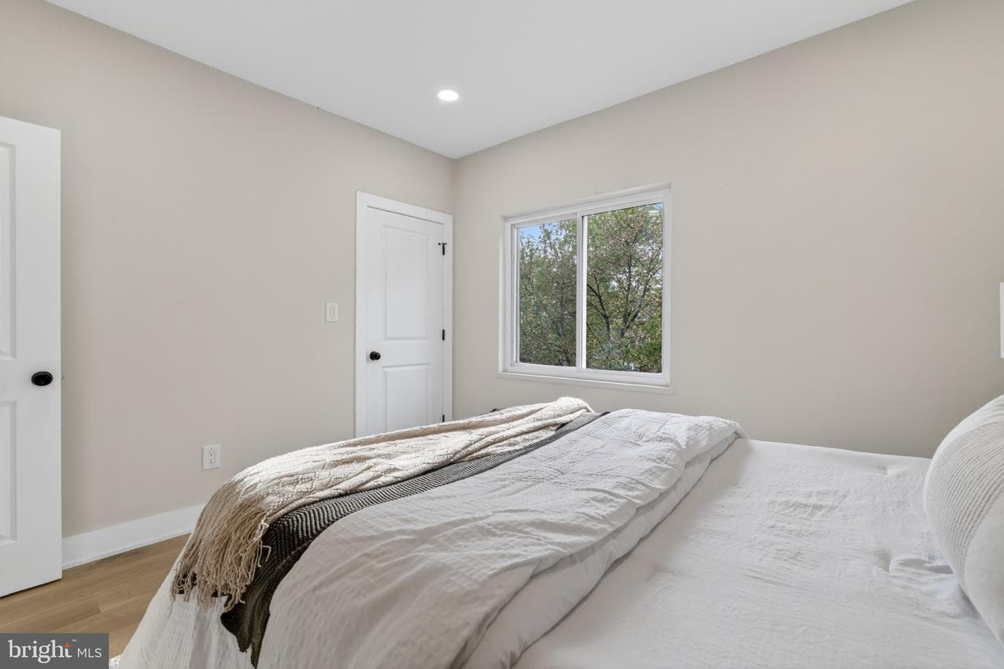 311 35th Street NE photo 18