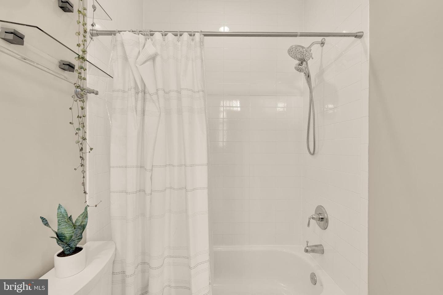 1470 Chapin Street NW #3 photo 32
