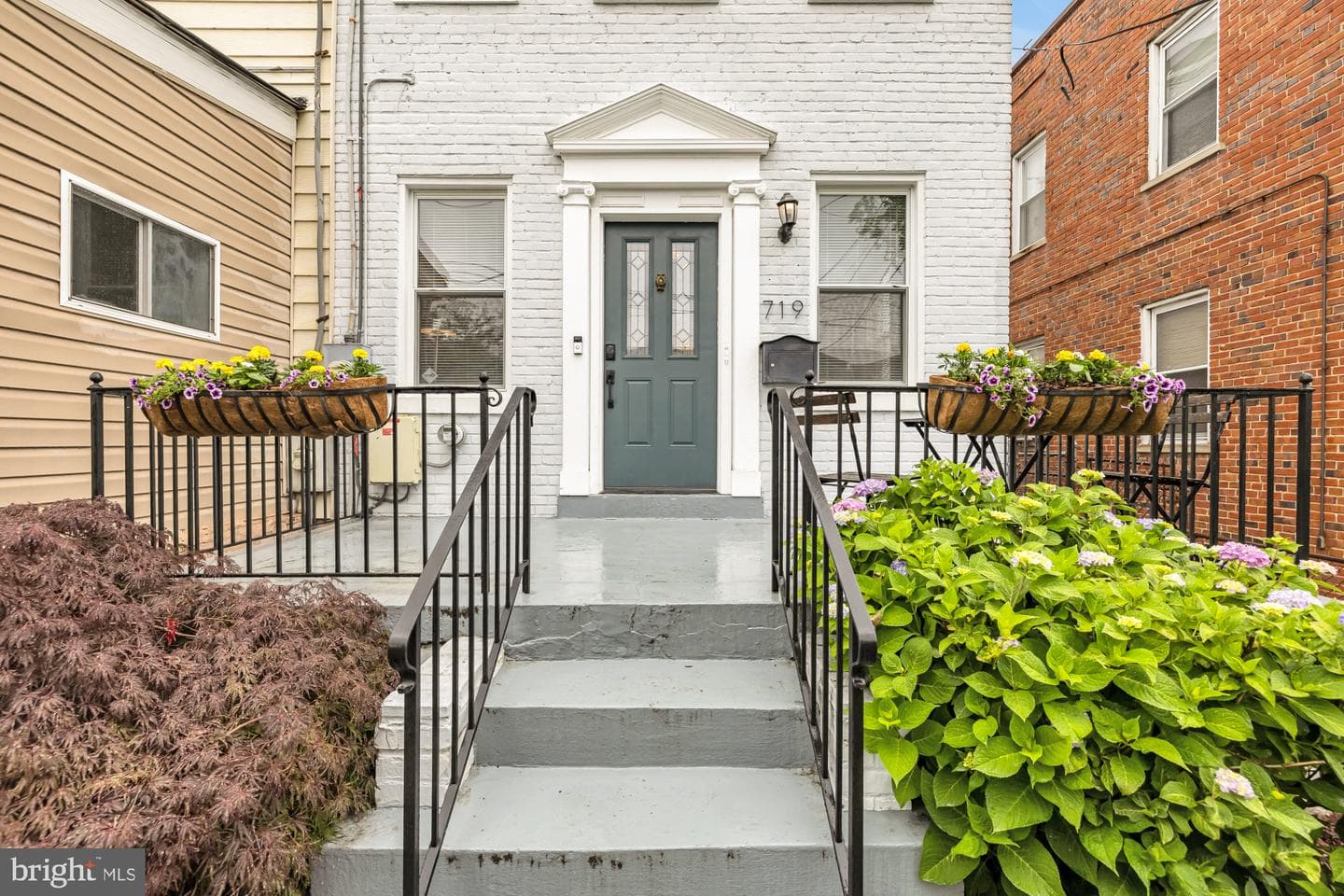 719 Sheridan Street NW photo 2