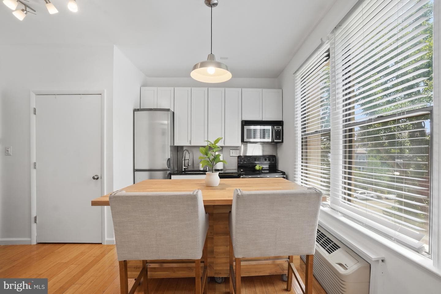 1822 15th Street NW #303 photo 3