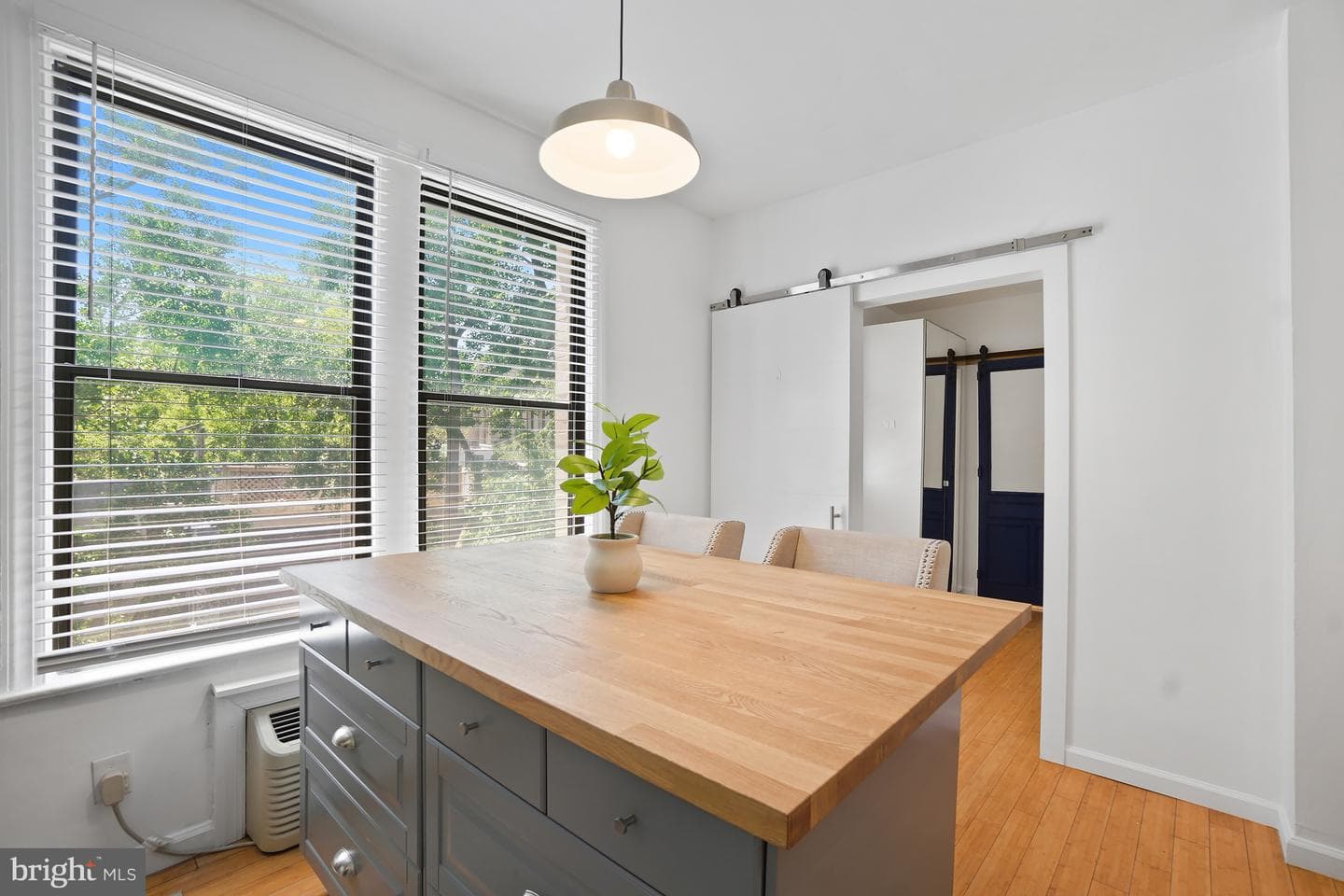 1822 15th Street NW #303 photo 4