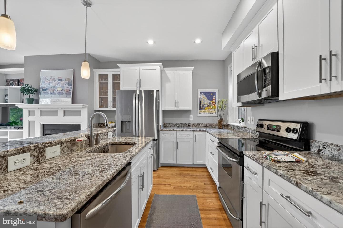 719 5th Street NE #3 photo 9