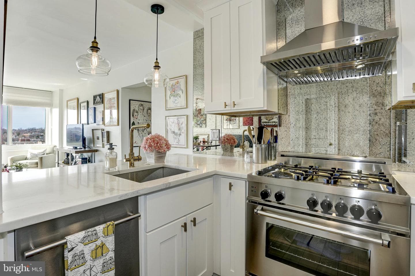 1330 New Hampshire Avenue NW #916 photo 2