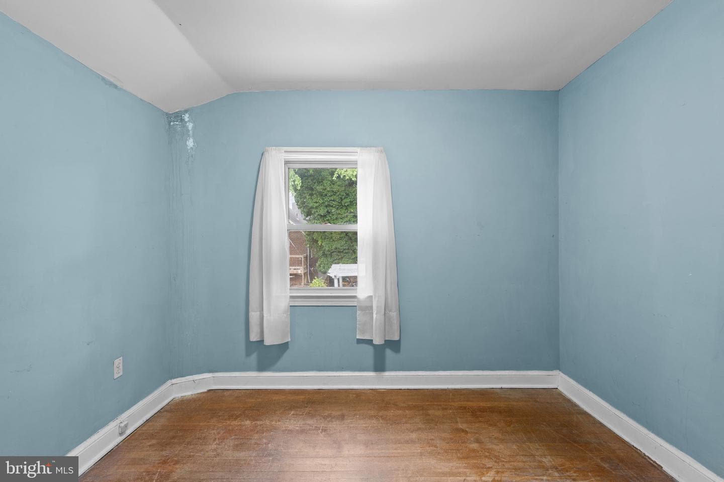 1711 Girard Street NE photo 16