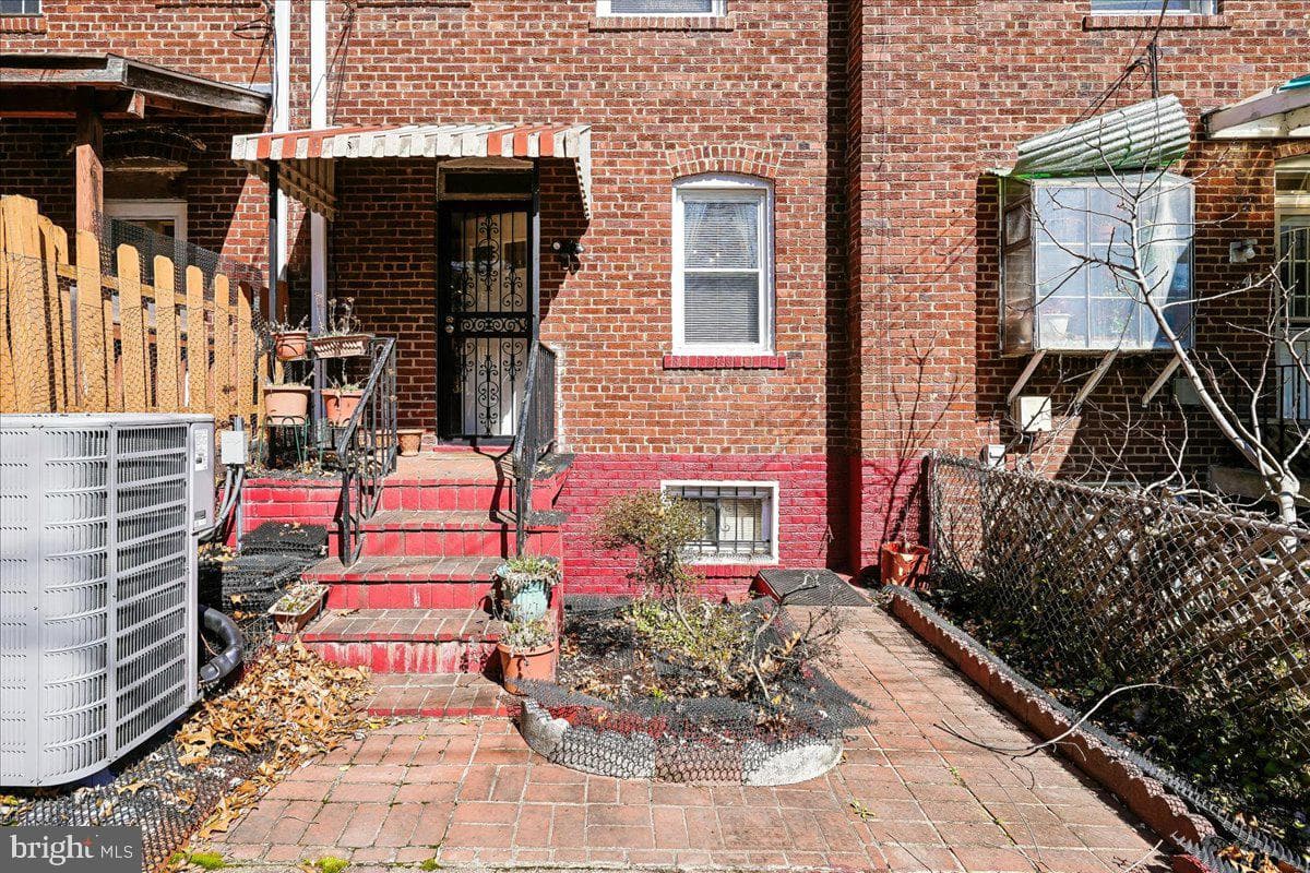 1441 Bangor Street SE photo 30