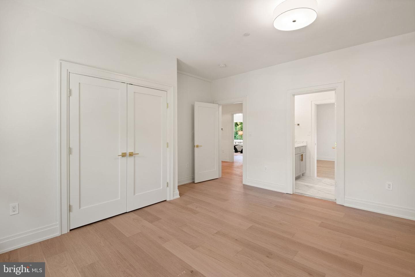 5022 Cathedral Avenue NW photo 32