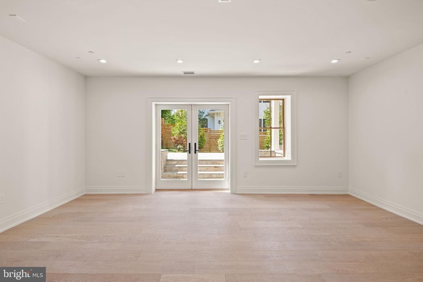 5022 Cathedral Avenue NW photo 41