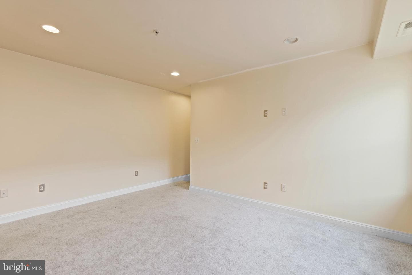 922 Madison Street NW #304 photo 7