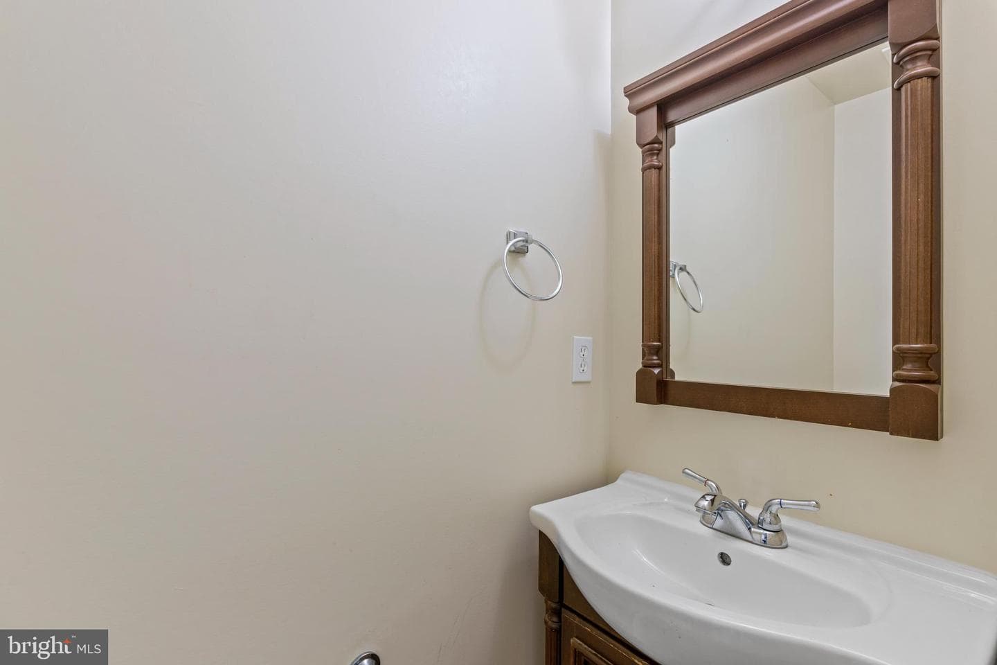 922 Madison Street NW #304 photo 8