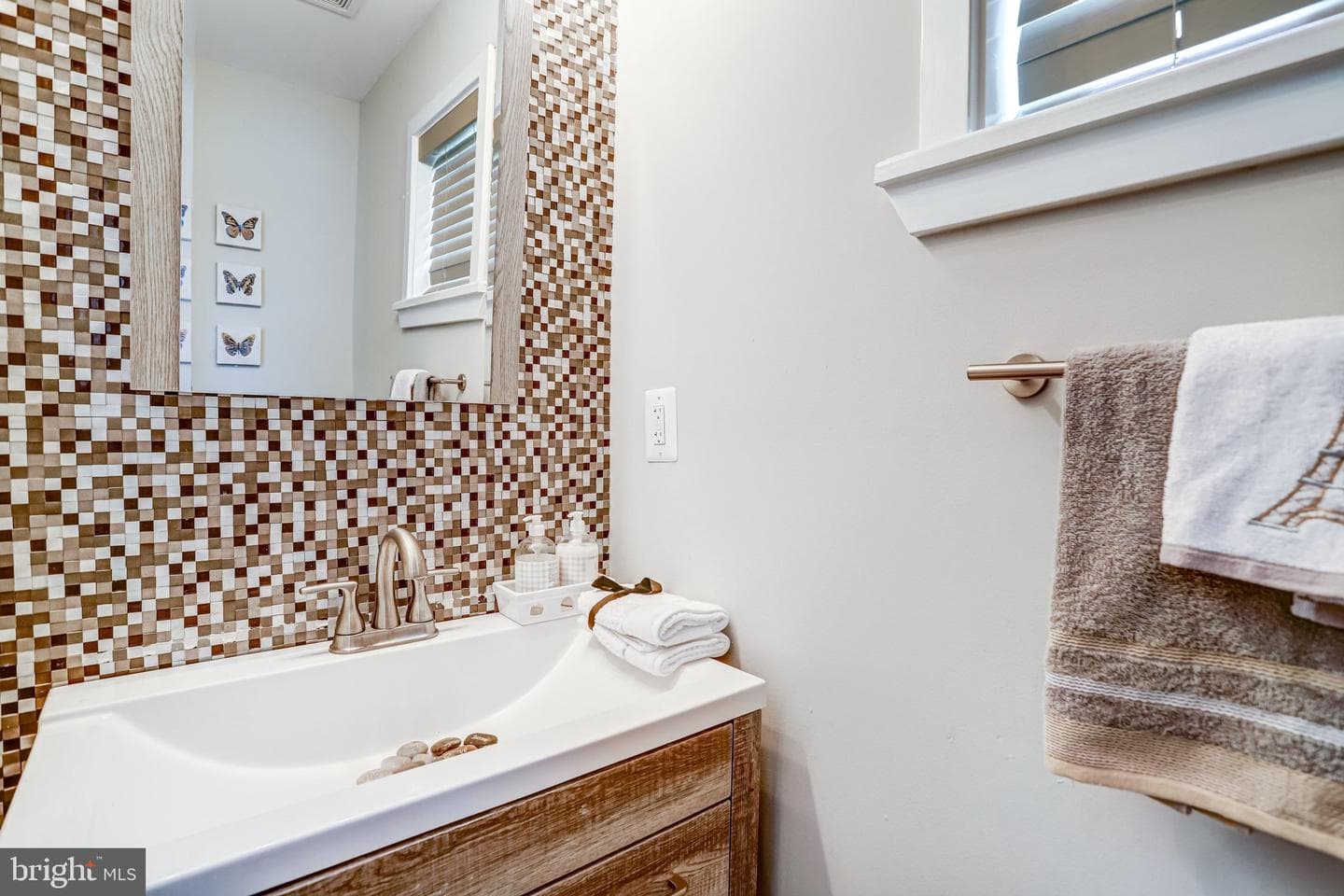 2201 Taylor Street NE photo 11