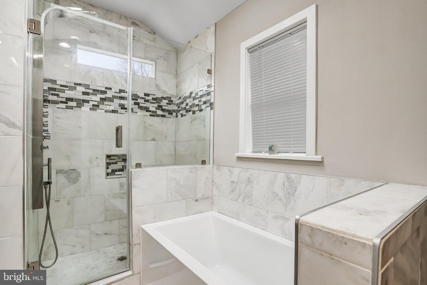 2201 Taylor Street NE photo 14