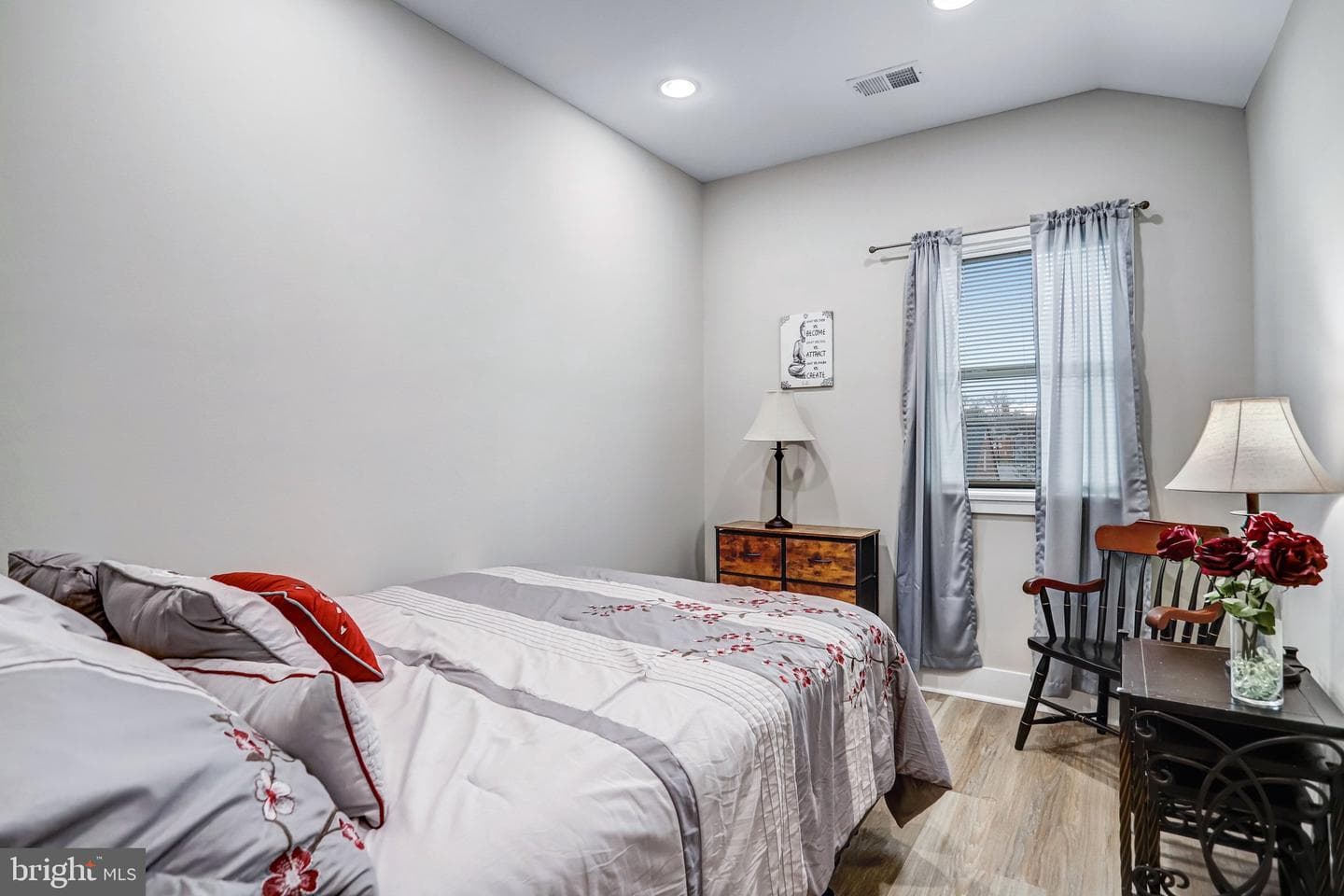 2201 Taylor Street NE photo 16