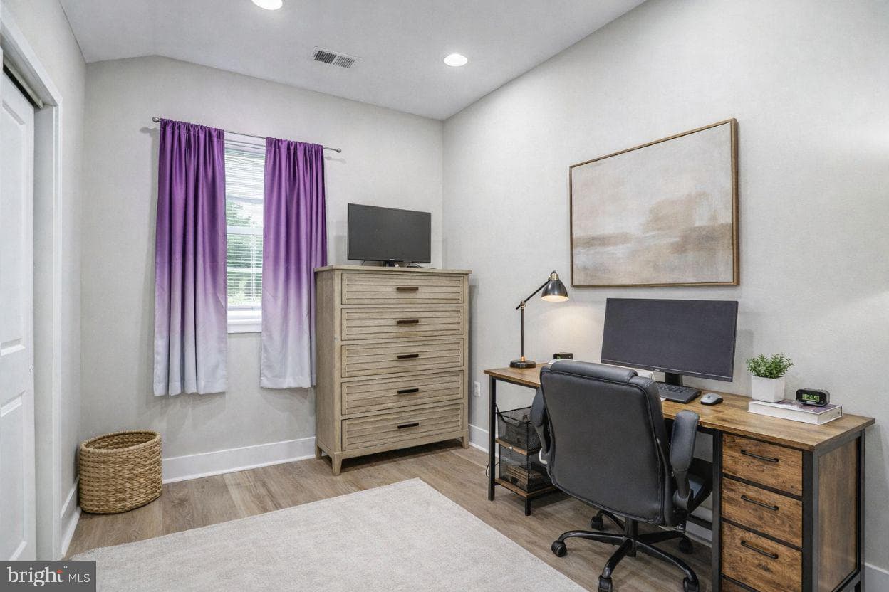 2201 Taylor Street NE photo 17