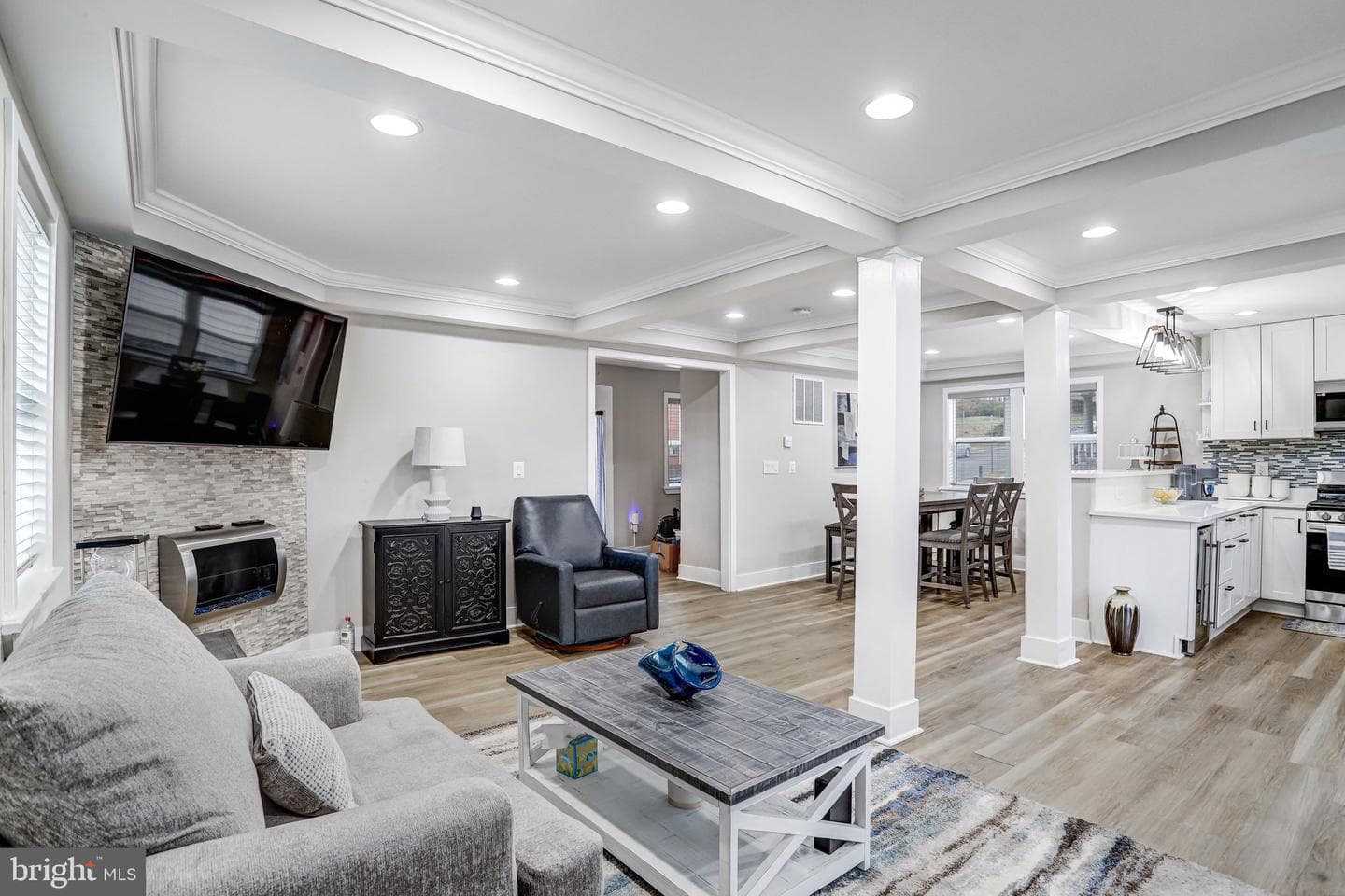 2201 Taylor Street NE photo 8
