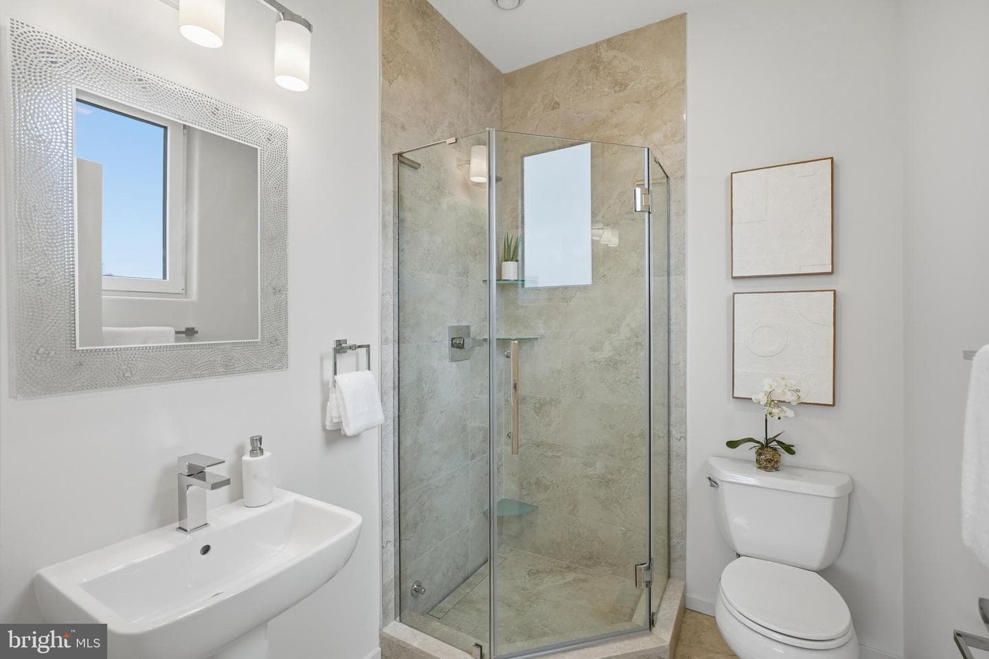 523 Montana Avenue NE #525a photo 14
