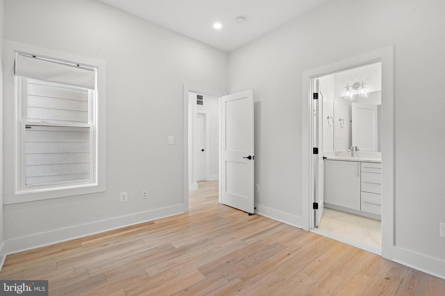 1130 Penn Street NE #6 photo 11
