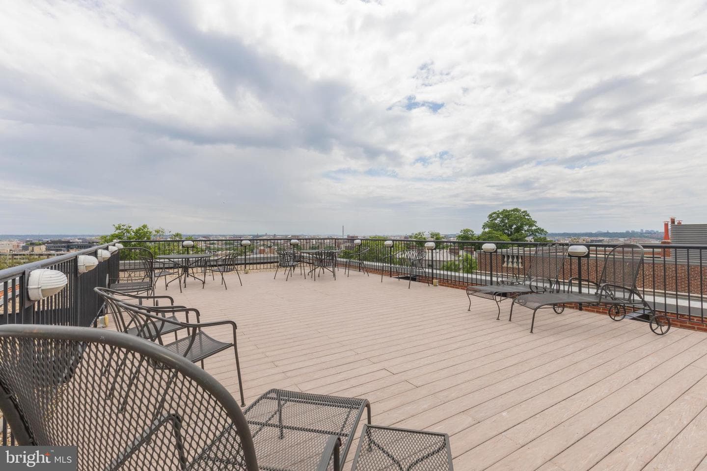 1661 Crescent Place NW #306 photo 30