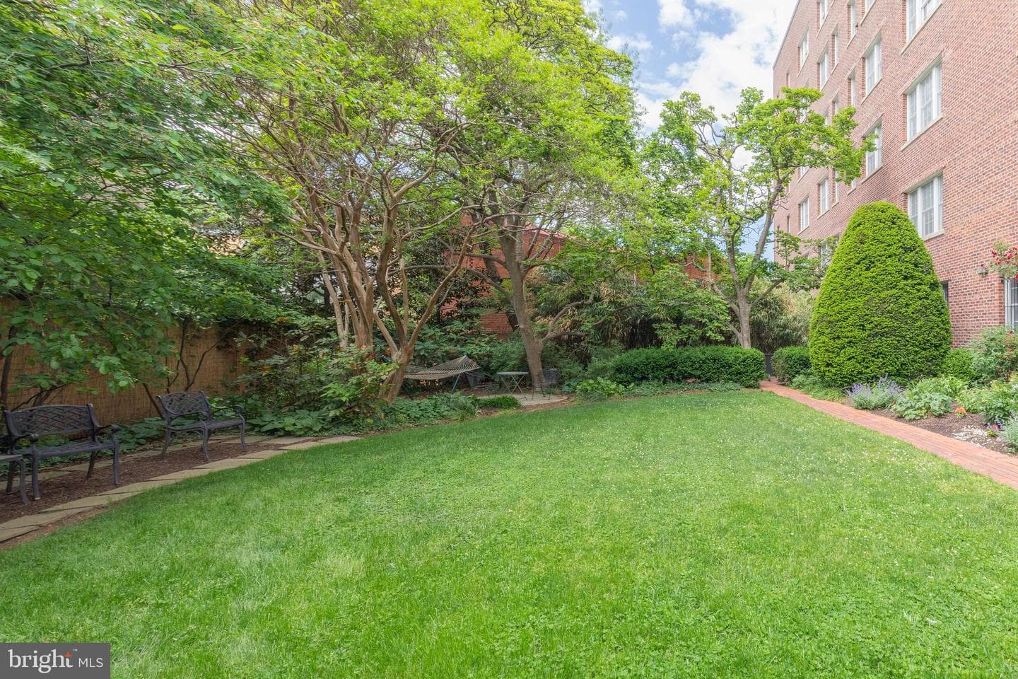 1661 Crescent Place NW #306 photo 36