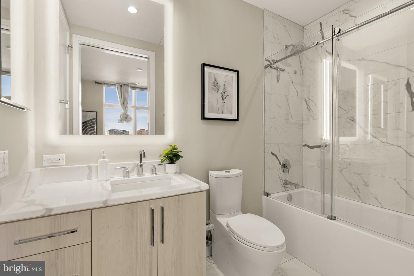 646 H Street NE #503 photo 19
