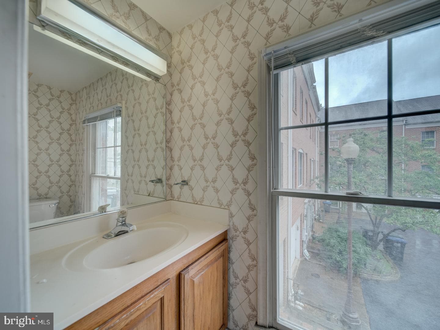 881-A Barnaby Street SE photo 15