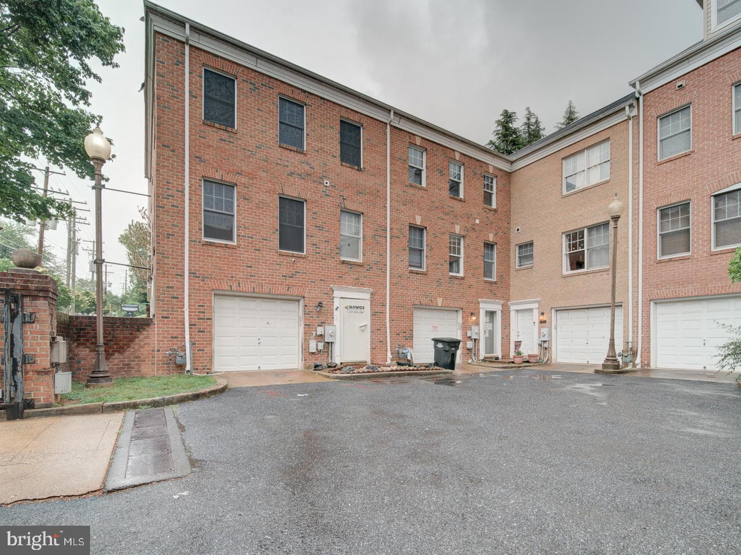881-A Barnaby Street SE photo 3