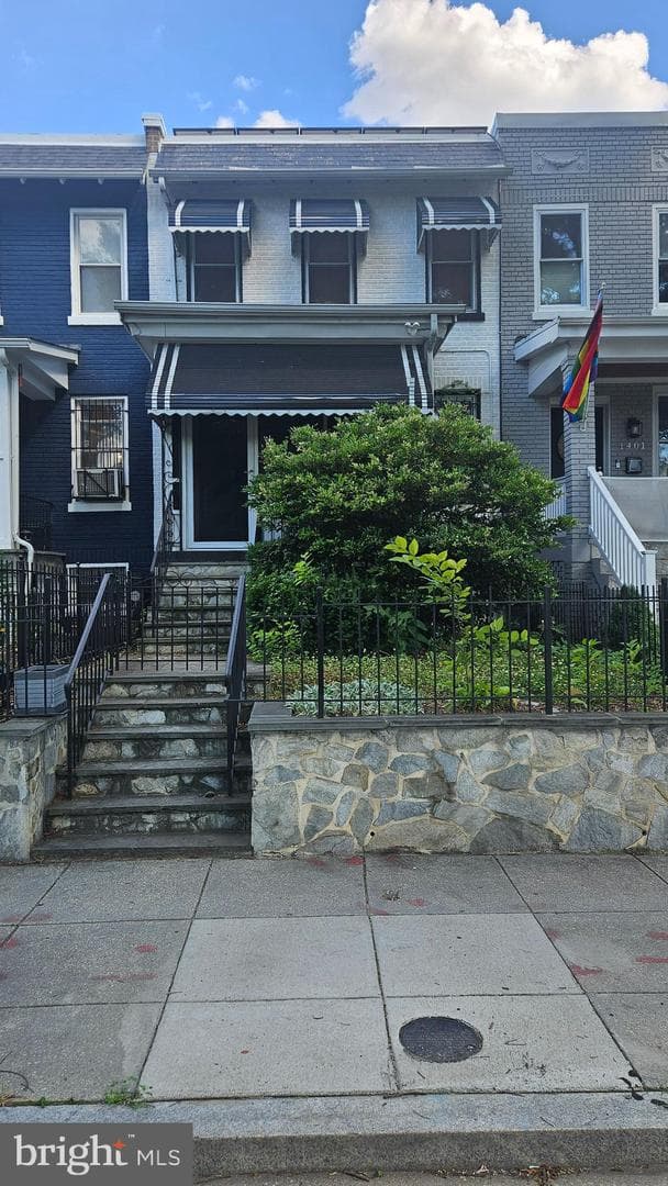 1403 West Virginia Avenue NE photo 1