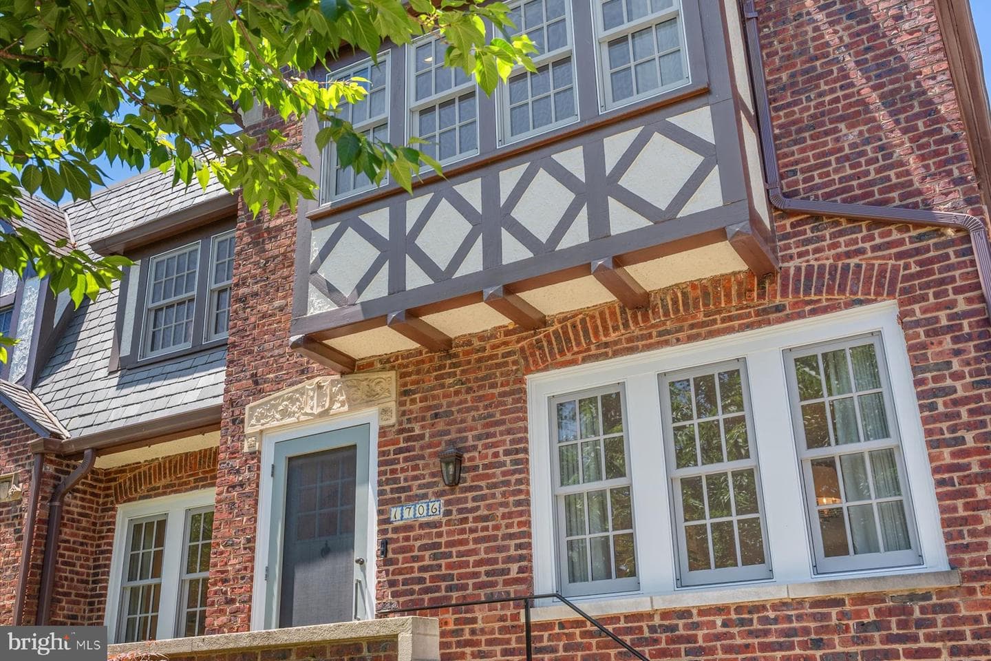 1706 Surrey Lane NW, Washington