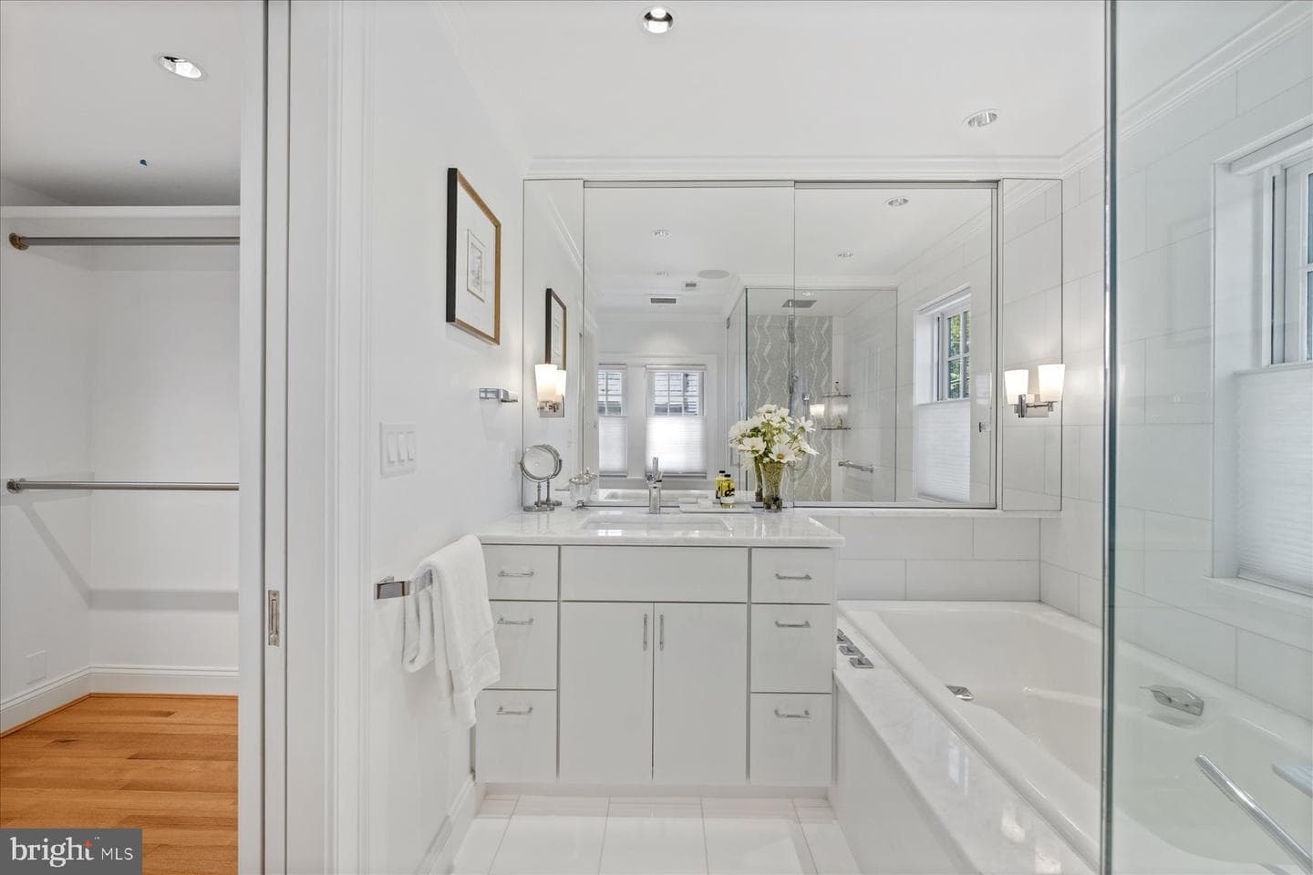 1706 Surrey Lane NW photo 35