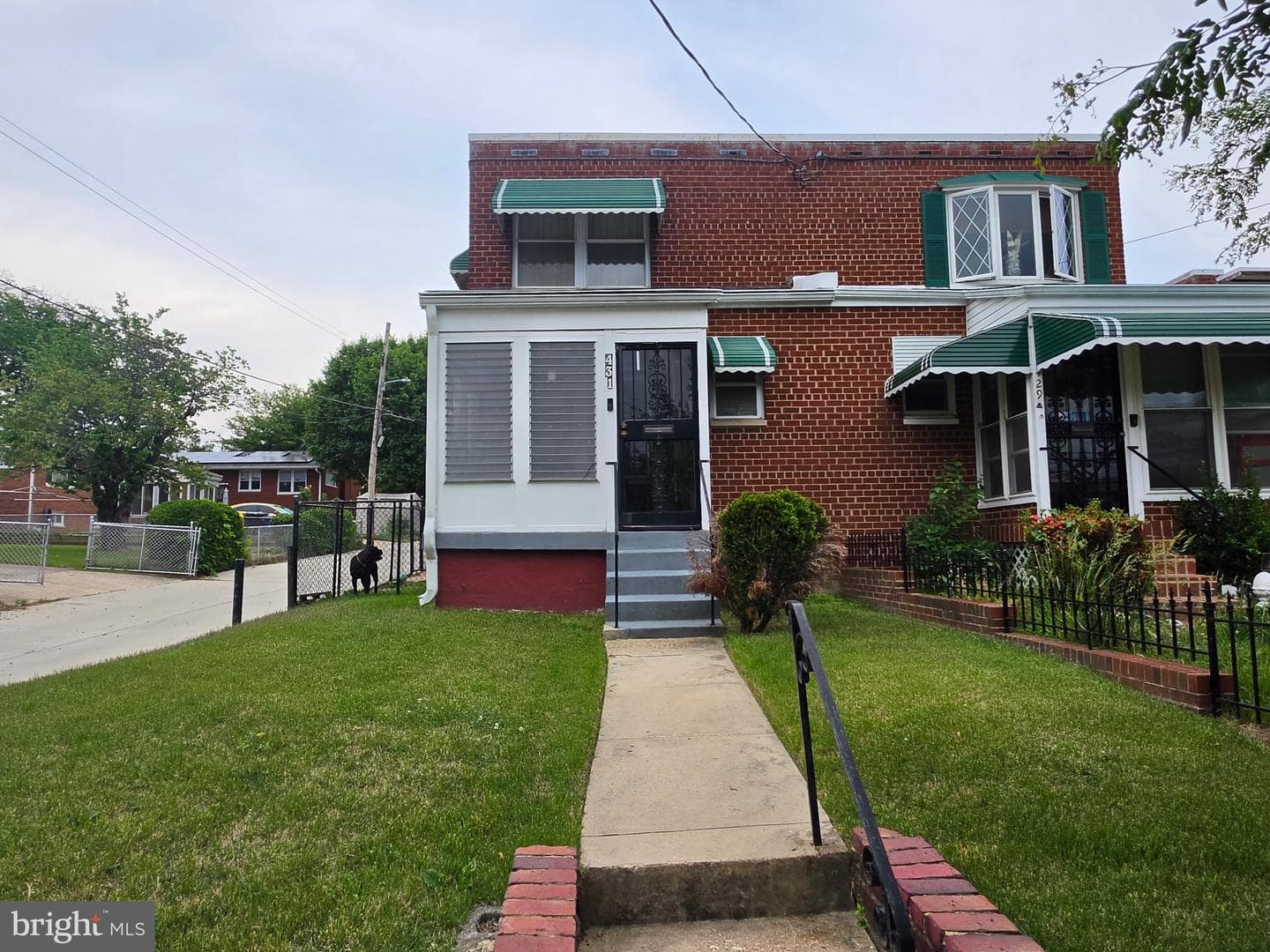 431 Kennedy Street NE photo 2